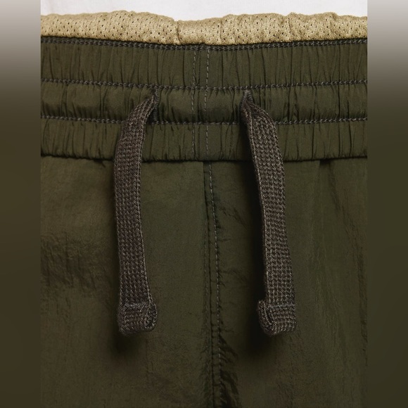 NIKE Boys pants. Fits like XS high waisted for women’s. Green jogger - Picture 3 of 9